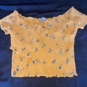 YELLOW OFF THE SHOULDER HOLLISTER TOP